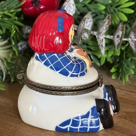Rare Vintage Raggedy Ann Porcelain Trinket Box - Picture 9 of 10